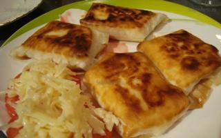 Rotolo di Lavash con formaggio e pomodori Ricetta Rotolo di Lavash con pomodori