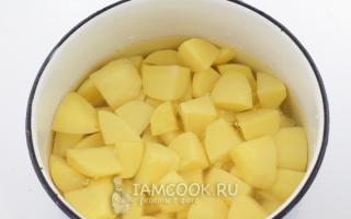 Тушеный картофель с баклажанами Как потушить помидоры баклажаны картошку